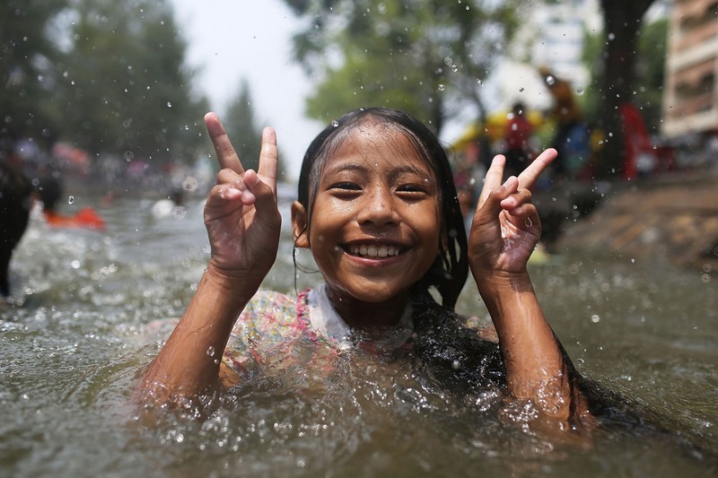 Thai Lan tung bung trong le hoi te nuoc Songkran-Hinh-15